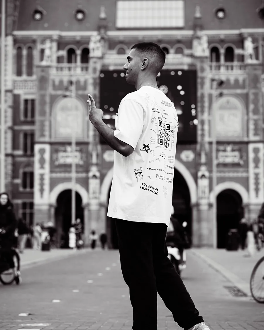 Walking across Museumplein